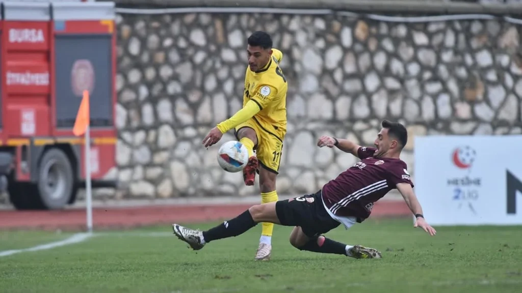 Adana 01 FK, İnegölspor deplasmanından 1 puanla ayrıldı.