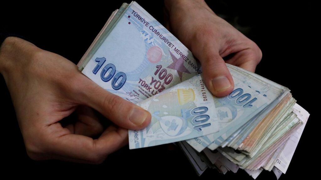 Kamu Birliği Konfederasyonu Memur maaşına refah payı istedi.