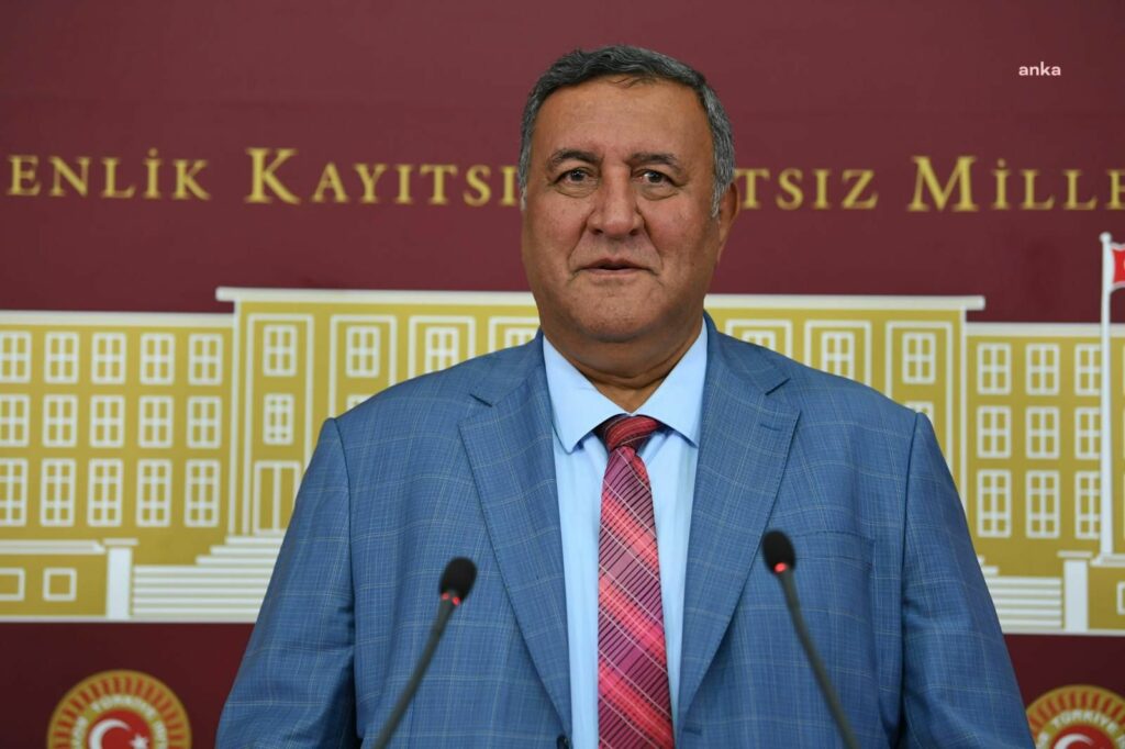 Vekil Gürer: Timsah besleme derdine düşen de var