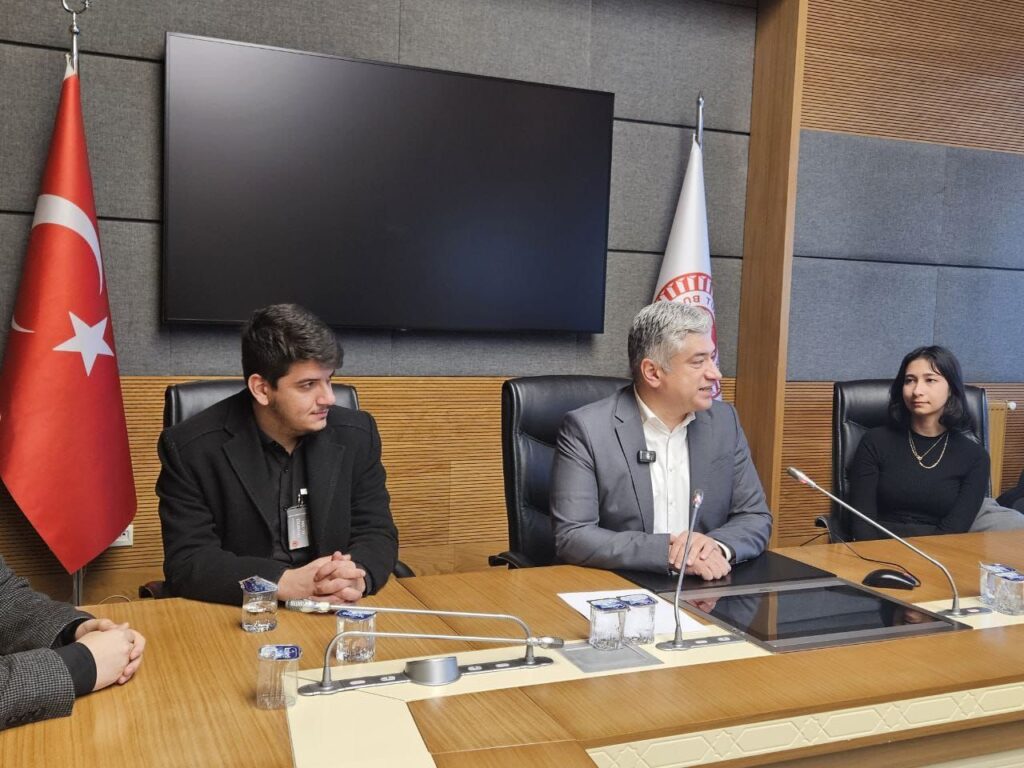 Vekil Kısacık öğrencileri TBMM’de misafir etti