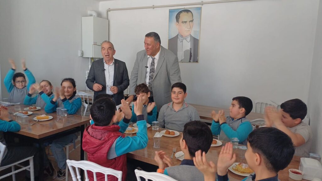 Öğrenciye yemek bedava