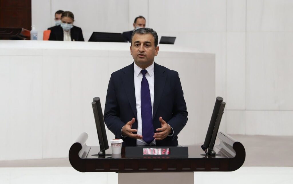 CHP’li Bulut, “Makao Pataka’sı bile TL’yi solladı”